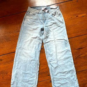 American Eagle Low-Rise Skater Jean Size 2 NWT